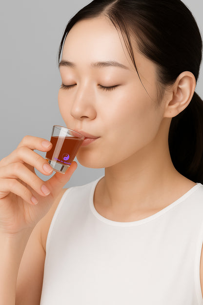 森羅のしずく_飲む女性_1.jpg__PID:96034228-e7b6-4301-b0c3-8ee18172ff06
